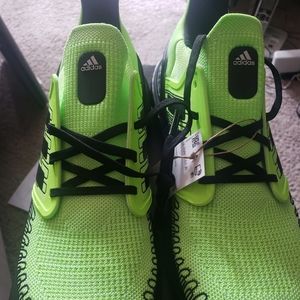 ADDIAS ULTRABOOST 20 NIB